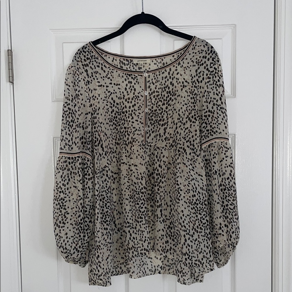 Max Studio Black and Cream Relaxed Ballon Sleeve Blouse